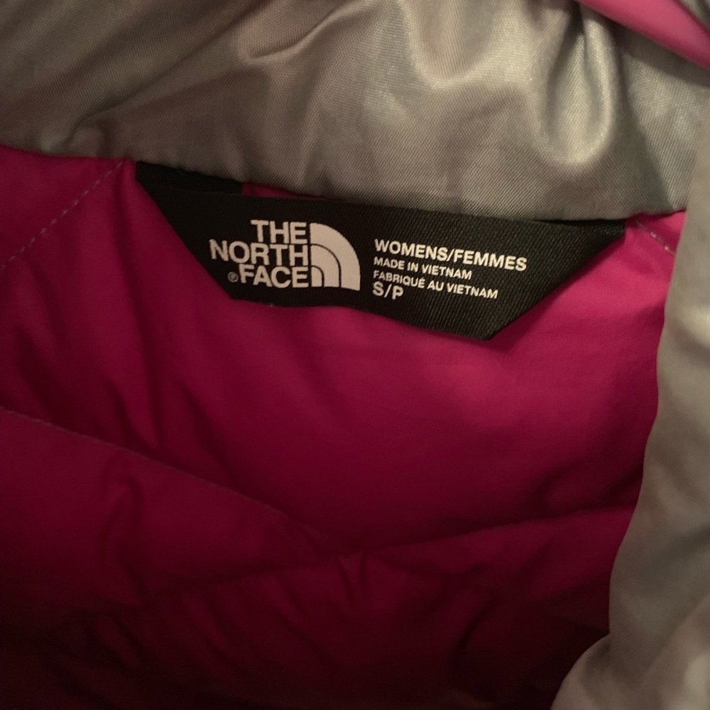 North face - Picture 3 of 4